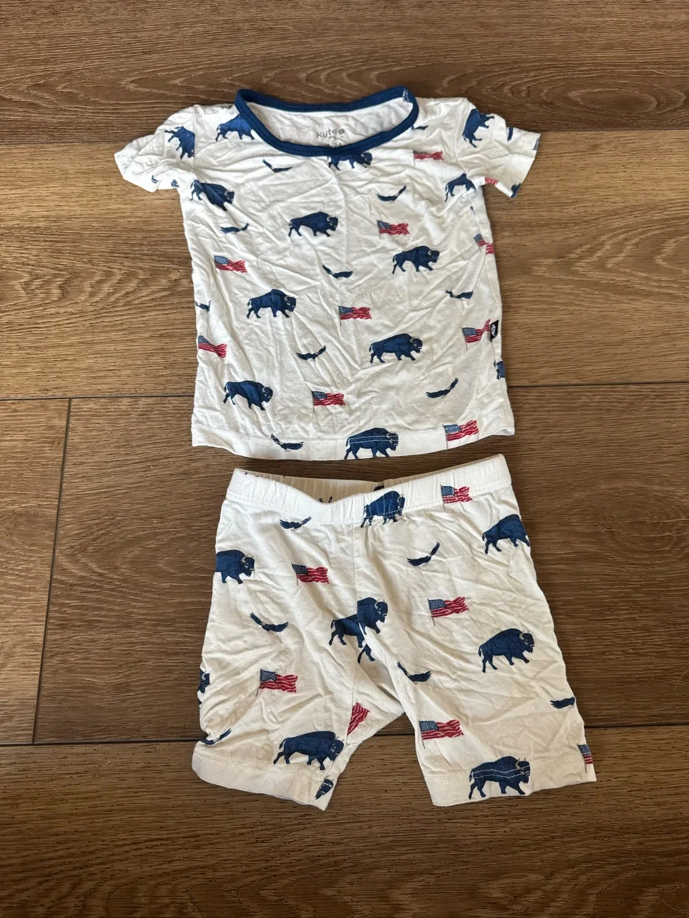 Kyte Baby White & Blue Buffalo with American Flag Print Short Pajama Set